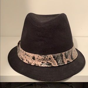 DKNY black hat with animal print band